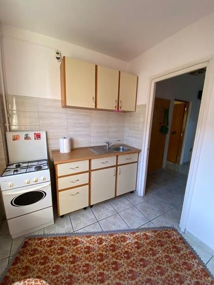 Garsonieră decomandată în Gorjului