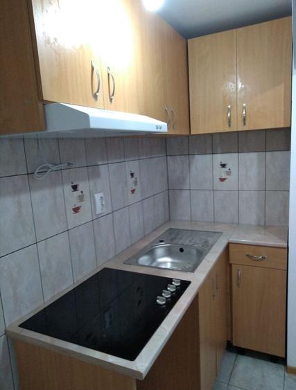 Garsonieră decomandată în Central