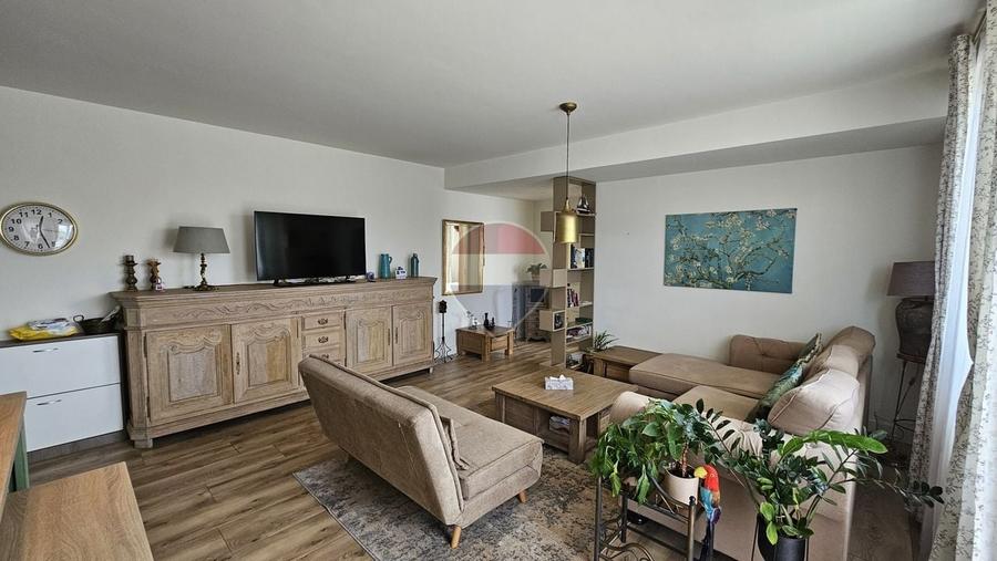 Apartament cu 2 camere decomandat, mobilat în Calea Romanului