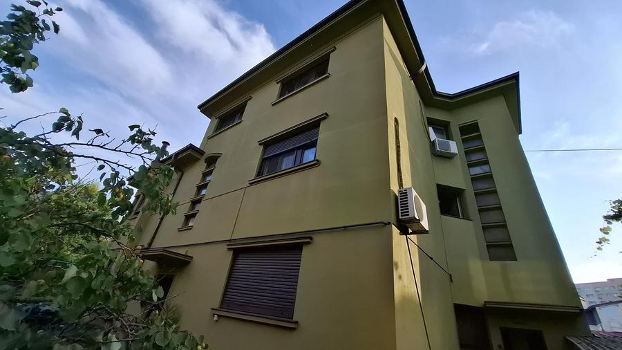 Apartament cu 2 camere nedecomandat în P-ța Muncii