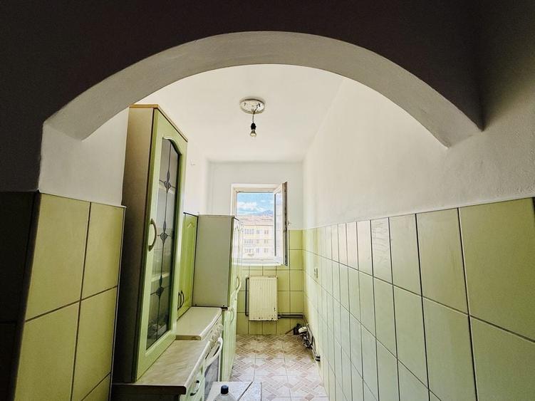 Apartament cu 3 camere semidecomandat în Central