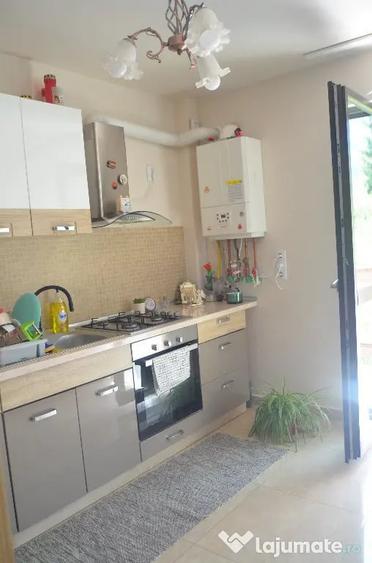 Apartament cu 3 camere decomandat în Valea Alba