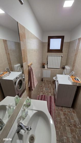 Casă cu 6 camere cu Teren 960 Mp în Câmpineanca