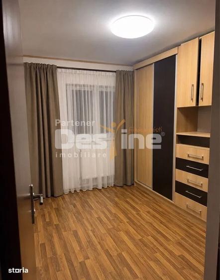 Apartament cu 3 camere decomandat în Soarelui