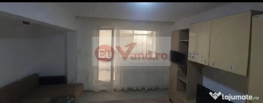 Apartament cu 2 camere decomandat în Micro 20