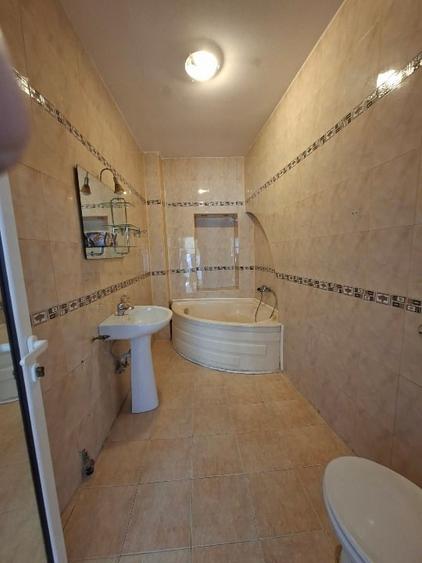 Piata Unirii, Calea Calarasilor, Hala Traian, PROPRIETAR, vand casa P+M, 4 cam. - 9