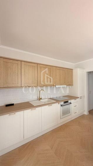 Apartament cu 3 camere semidecomandat în Florești