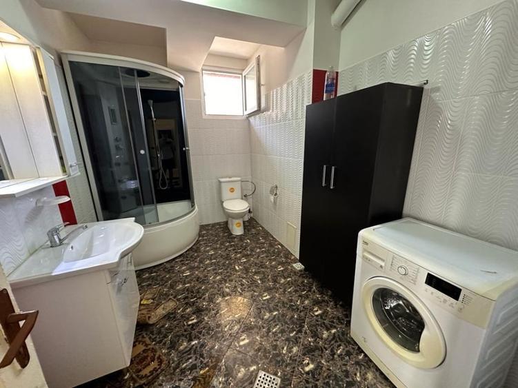Casă individuală cu 7 camere cu Teren 757 Mp în Poiana Câmpina