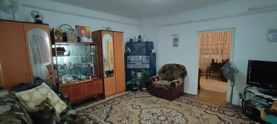 Casă individuală cu 3 camere cu Canalizare în Sud