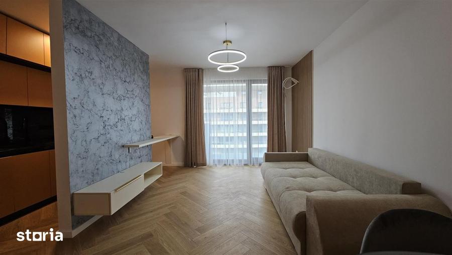 Apartament cu 3 camere semidecomandat, mobilat în Plopilor