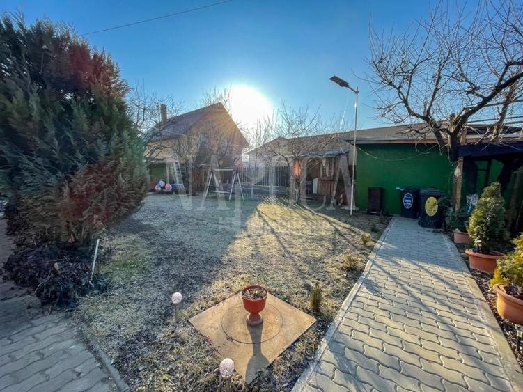 Casă individuală cu 7 camere cu Canalizare în Florești