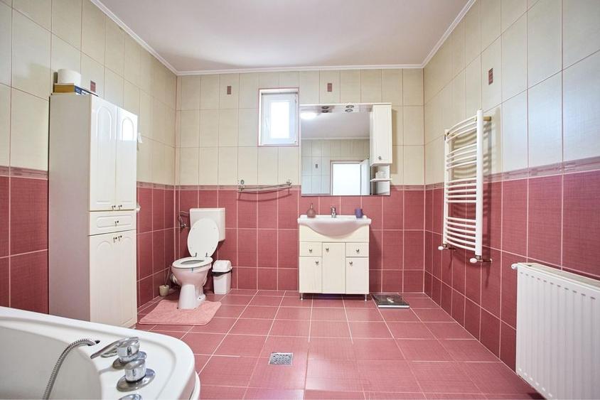 Casă cu 4 camere în Cățelu