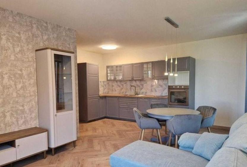 Apartament cu 2 camere semidecomandat, mobilat în Barbu Văcărescu