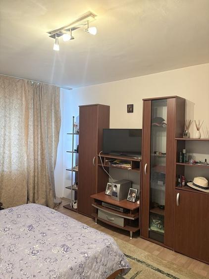 Apartament cu 2 camere decomandat în Mărăței
