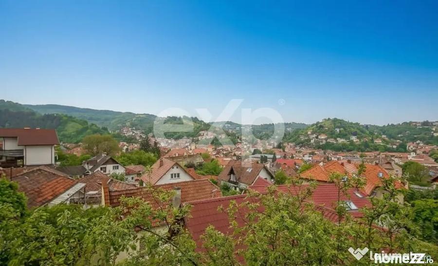 Casă cu 5 camere cu Teren 355 Mp în Schei
