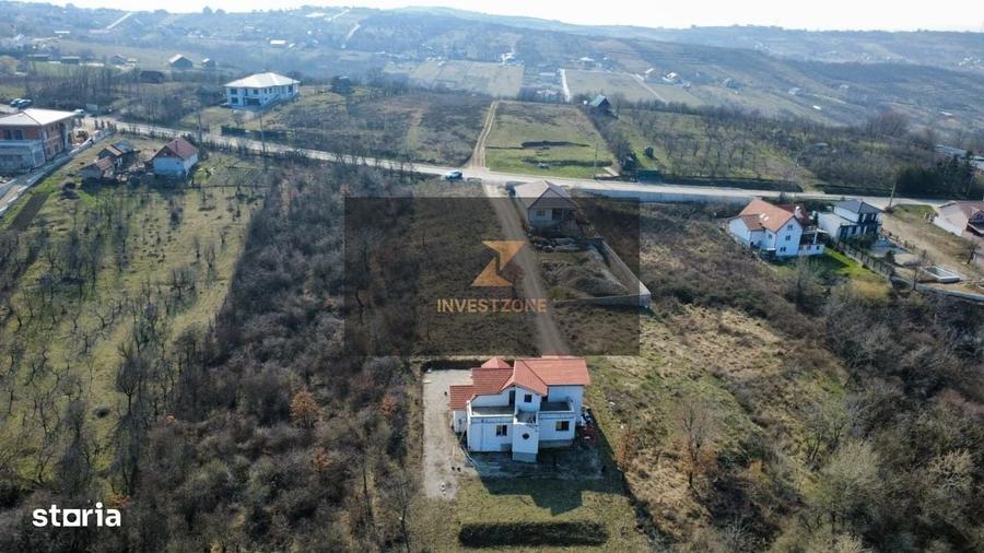 Casă cu 4 camere cu Teren 1253 Mp în Central