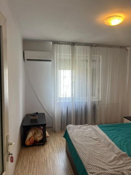 Apartament cu 3 camere decomandat în Sebastian