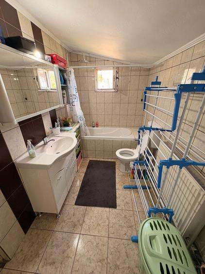 Casă cu 4 camere cu Teren 800 Mp în Pecica