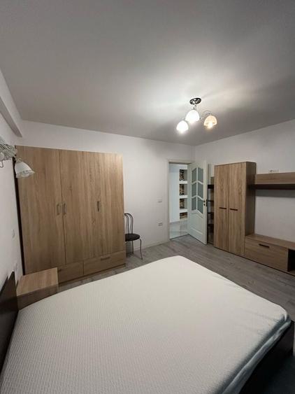Apartament cu 3 camere decomandat în Vișan