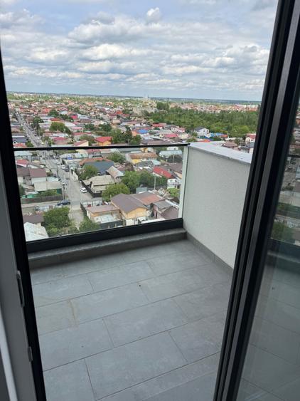 Apartament cu 3 camere decomandat în Titan