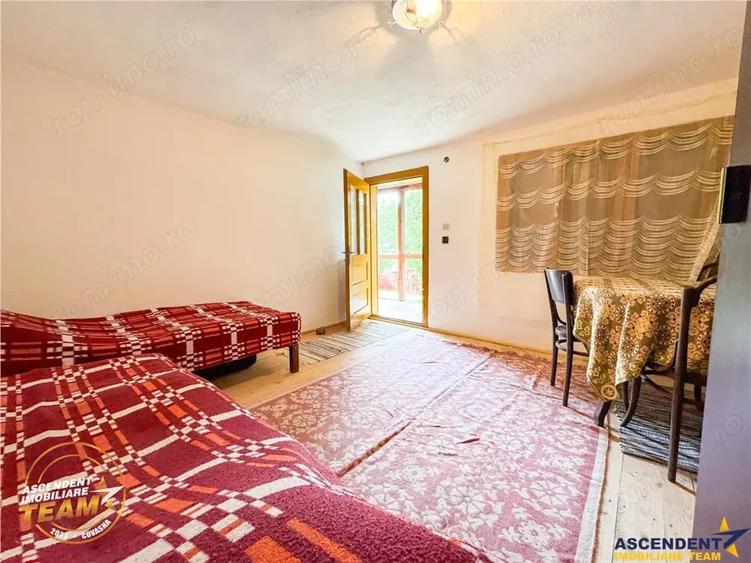 Casă cu 2 camere cu Teren 553 Mp în Sâncrai