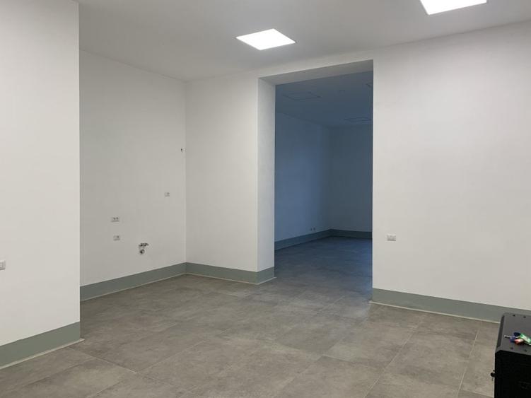 Birou, de 55 mp, în P-ța Unirii