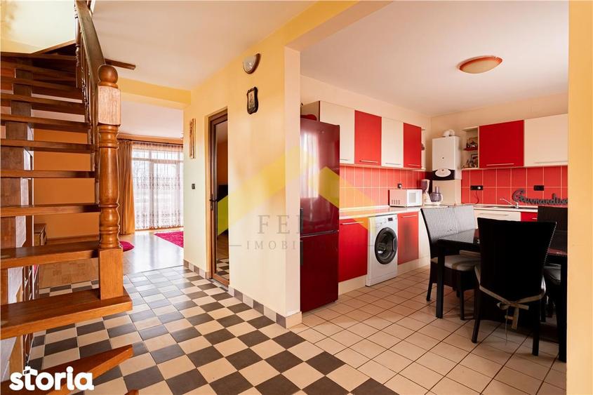 Casă cu 3 camere decomandat cu Teren 490 Mp în Zimandu Nou