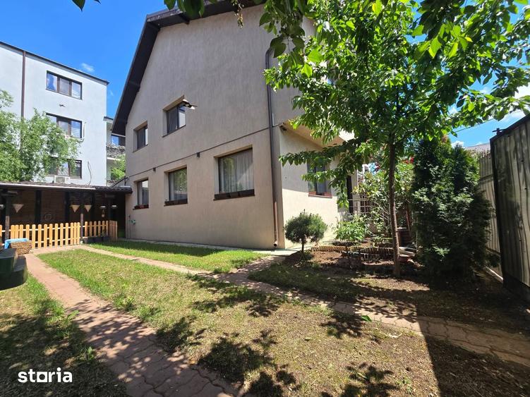 Casă cu 5 camere cu Teren 226 Mp în Fundeni