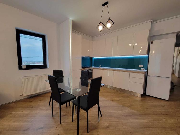 Apartament cu 3 camere semidecomandat, mobilat în Pipera