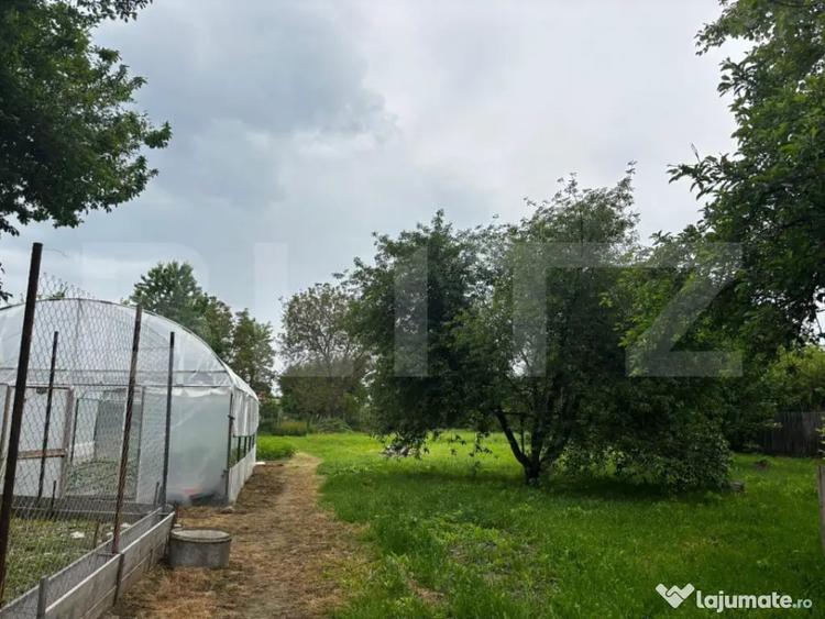 Casă cu 4 camere cu Teren 2700 Mp în Central