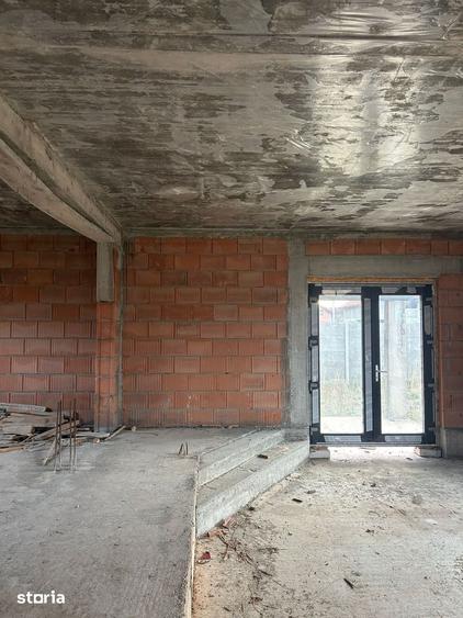 Vila de vanzare, in Carpinis - 15