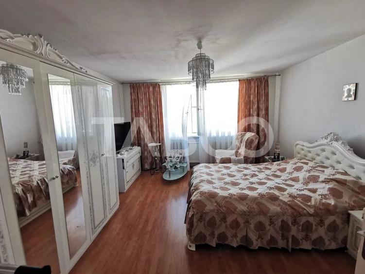 Casă cu 5 camere cu Teren 687 Mp în Central