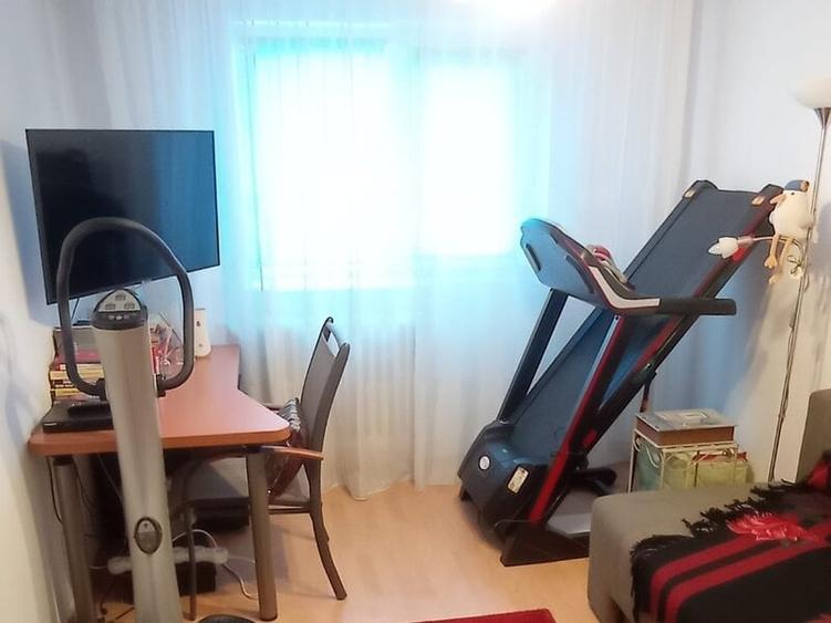 Apartament cu 3 camere decomandat în Colentina