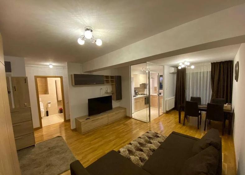 Apartament cu 2 camere semidecomandat, mobilat în Banu Manta