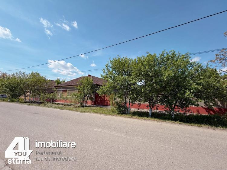 Casă cu 3 camere cu Teren 2114 Mp în Central