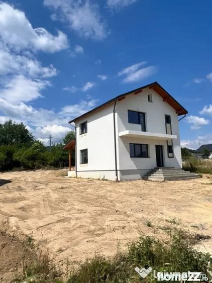 Casă cu 4 camere cu Teren 500 Mp în Tăuții-Măgherăuș
