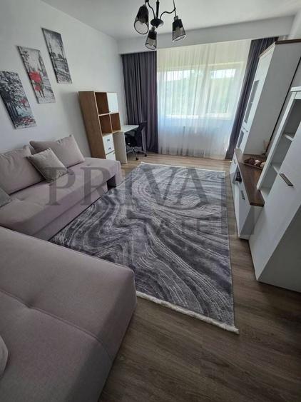Apartament cu 3 camere decomandat, mobilat în Girocului