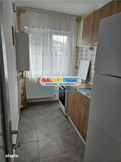 Apartament cu 2 camere semidecomandat, mobilat în Micro 6