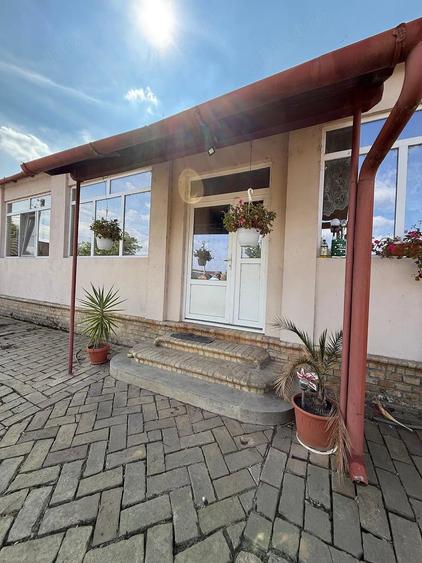 Casă cu 3 camere cu Teren 1797 Mp în Iecea Mică