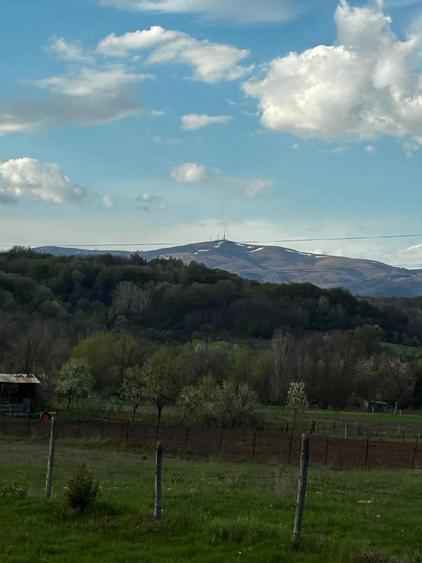Teren de 4600 mp, în Central