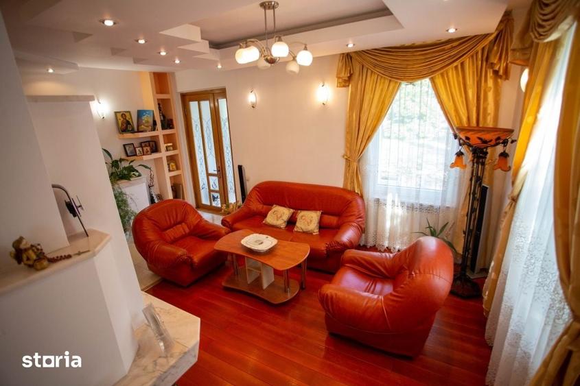 Casă cu 6 camere cu Teren 2803 Mp în Coman