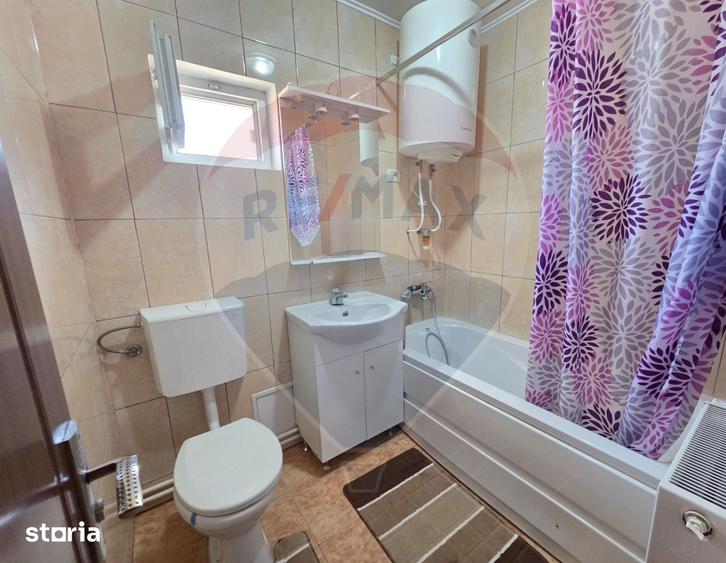 Casă cu 4 camere cu Teren 3405 Mp în Suraia