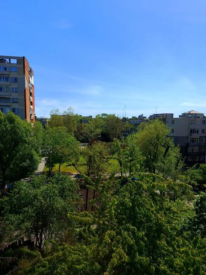 Apartament cu 2 camere semidecomandat în Craiovei