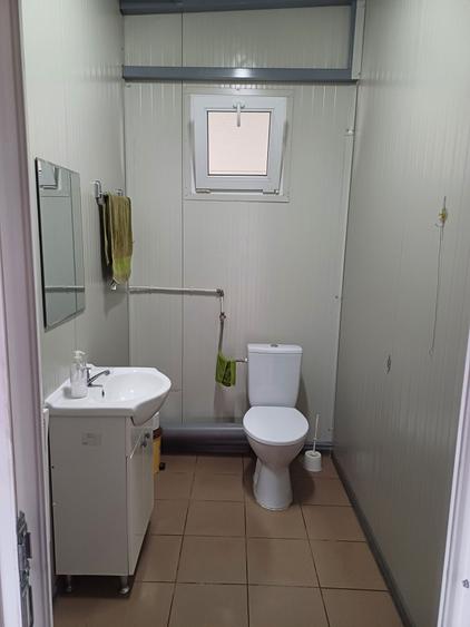 Spațiu comercial, de 80 mp, în Stana