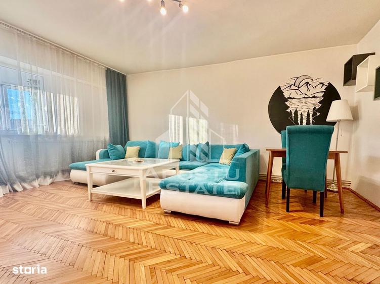 Apartament cu 3 camere, mobilat în Pârneava