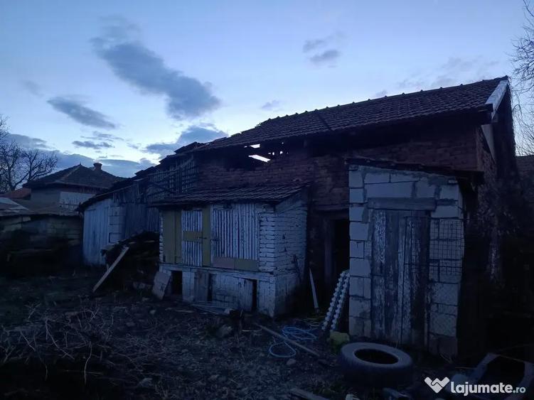 Vand casa ?i gradina - 3