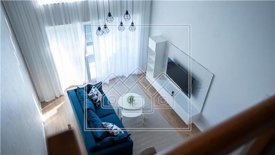 Penthouse cu 3 camere nedecomandat în Exterior Vest