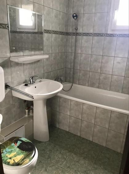 Apartament cu 3 camere decomandat în Sebastian