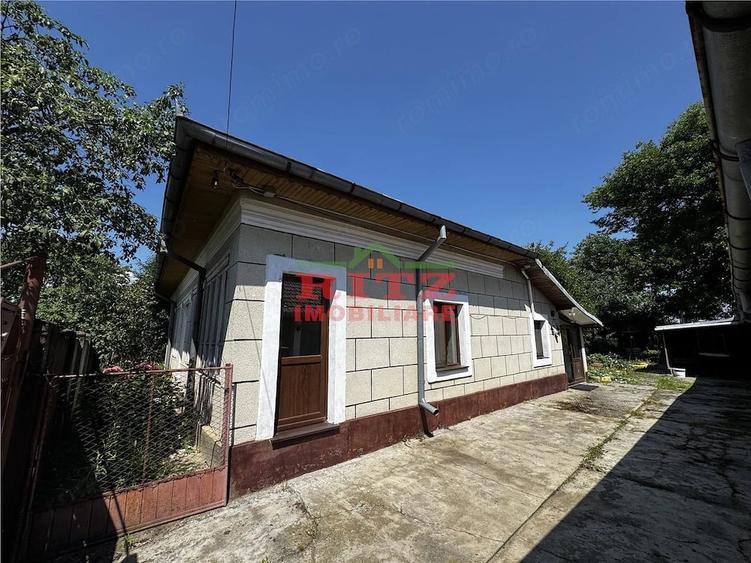 Casă cu 4 camere cu Teren 2437 Mp în Osica de Sus
