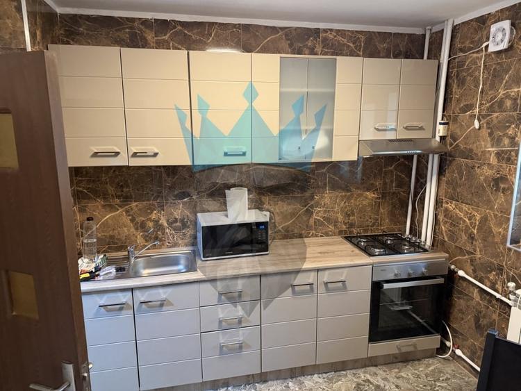 Apartament cu 2 camere decomandat, mobilat în Vitan